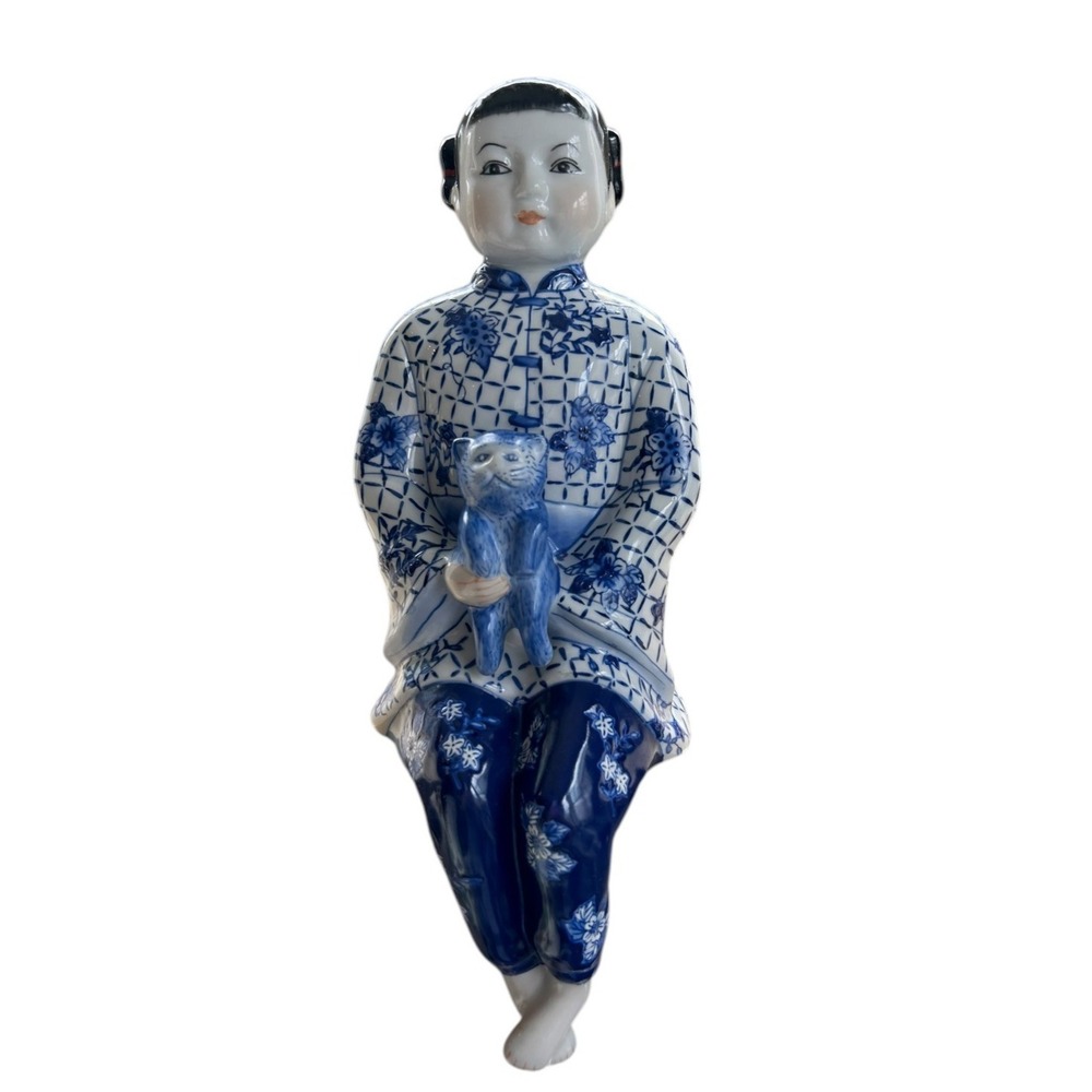 Vintage Chinoiserie Blue and White Porcelain Girl Shelf Sitter